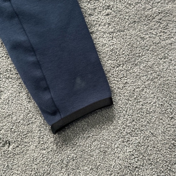 nike tech - Picture 4 of 9